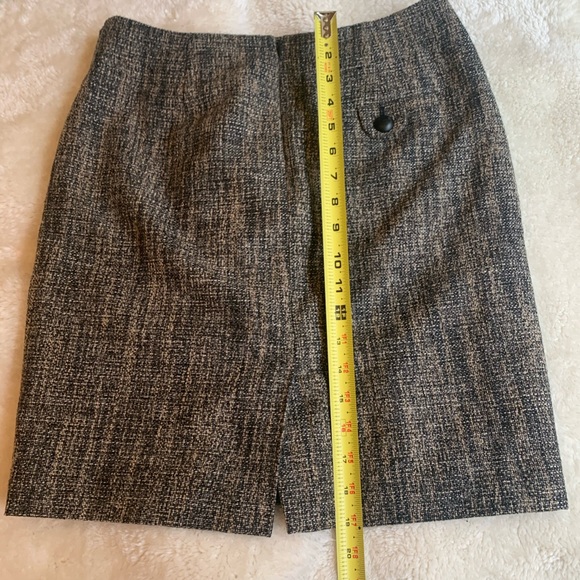 Banana Republic pencil skirt - Picture 2 of 5